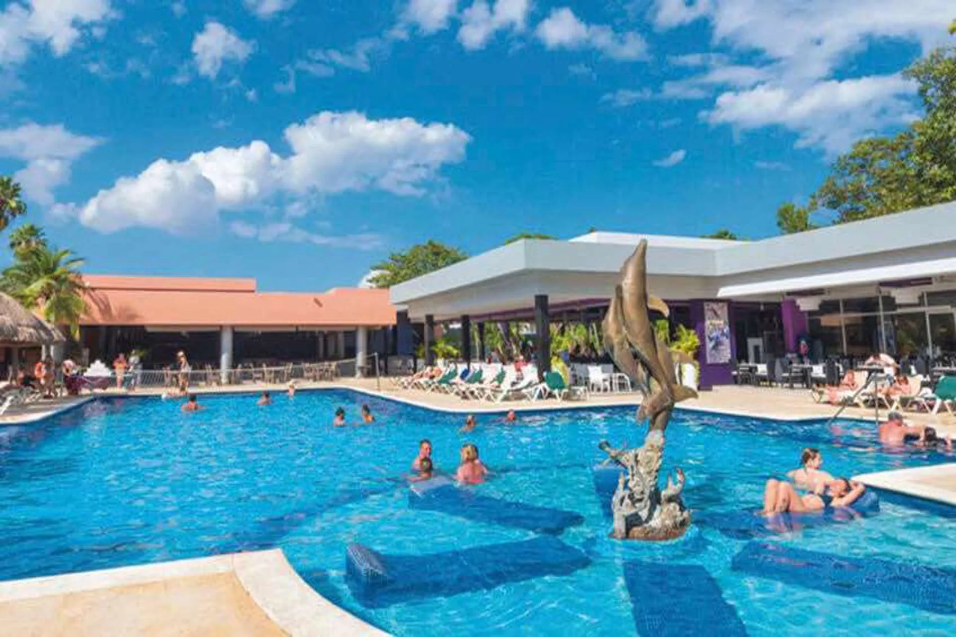 RIU abre más hoteles en Playa del Carmen