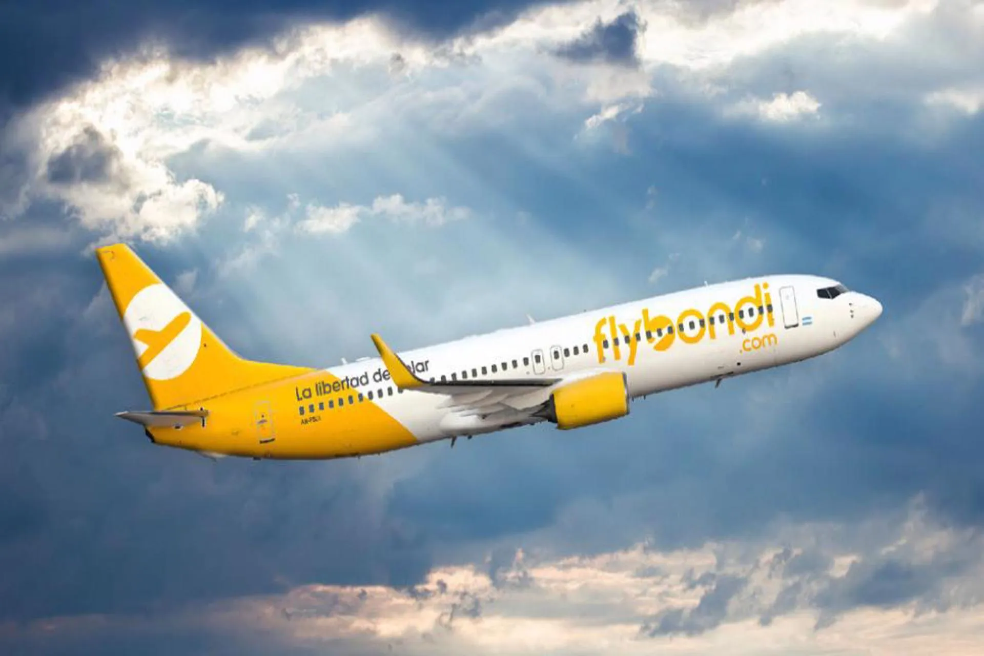 Flybondi inauguró nueva ruta interprovincial; Córdoba / Mendoza