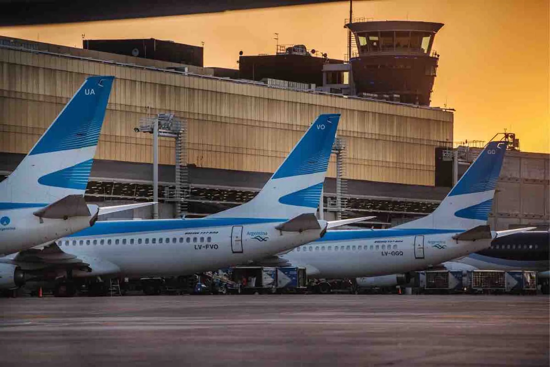 Argentina y Uruguay no tendrán conexión aérea este verano