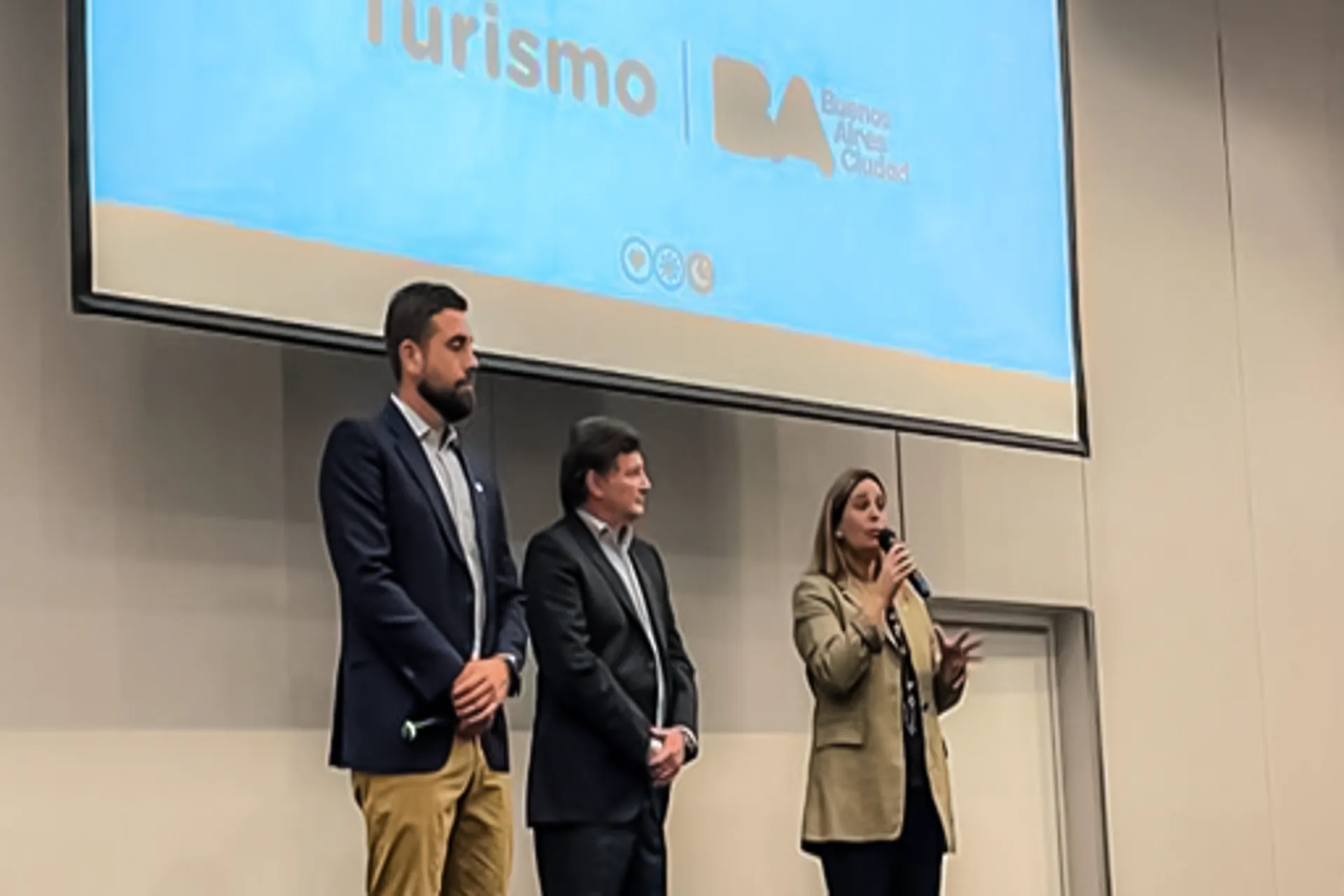 Visit Buenos Aires capacito agentes y operadores turísticos locales 