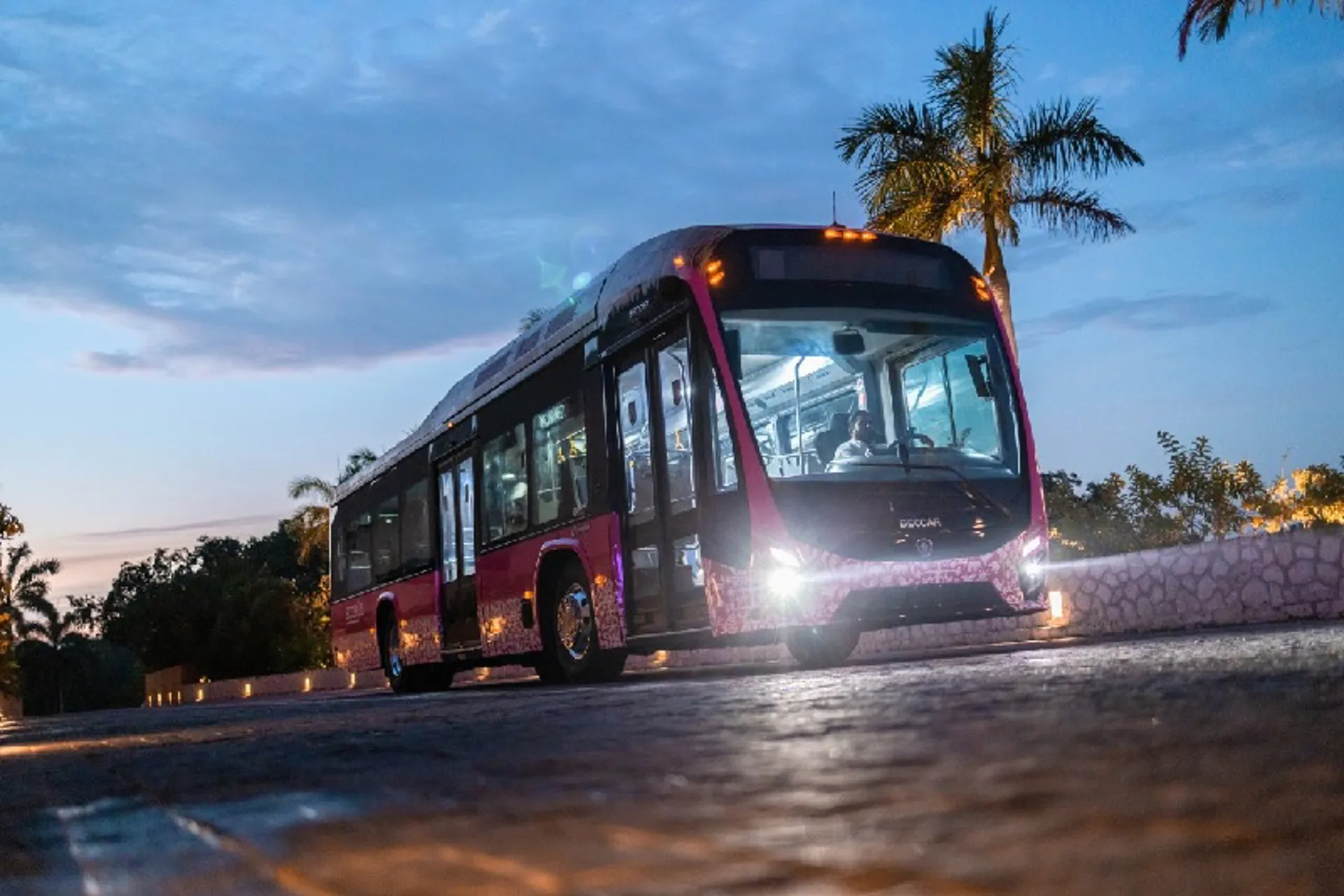 Xcaret ya tiene su primer “EcoBus” eléctrico armado en México