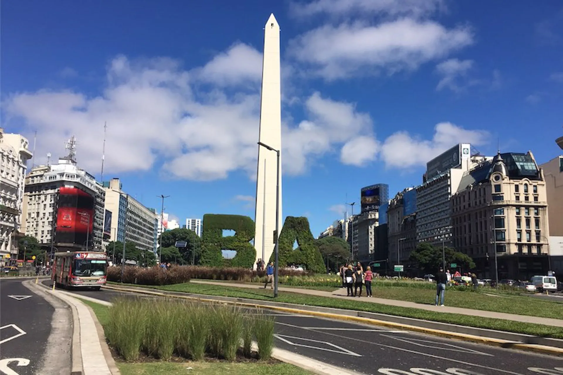 Visit Buenos Aires y LEVEL acuerdan promocionar la oferta de la Ciudad