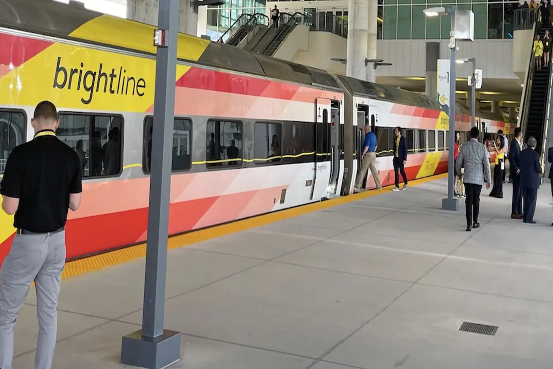 Brightline comienza venta de tickets para la conexión a Orlando