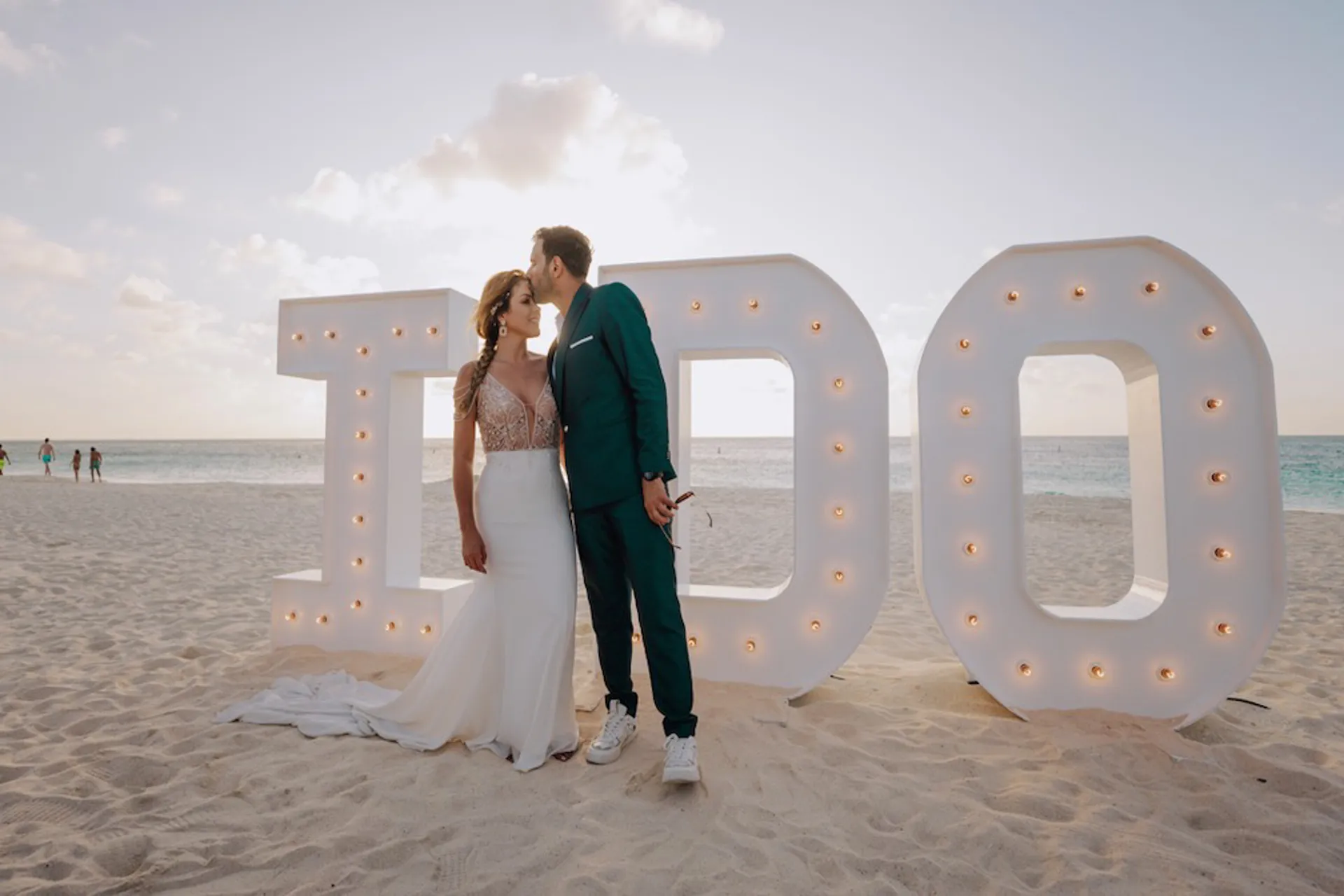 Aruba celebra el amor con la renovación de votos más grande del Caribe